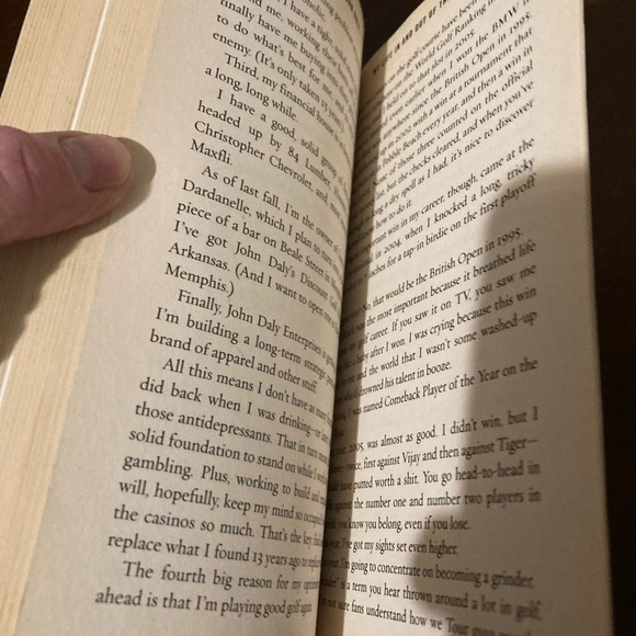 My life in and out of the rough John Daly with Glenn Waggoner softback book - Picture 6 of 13